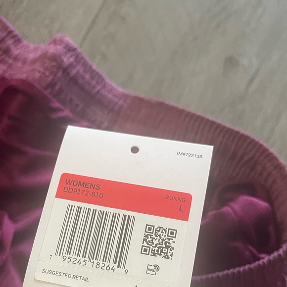 Nike running shorts - Picture 6 of 6